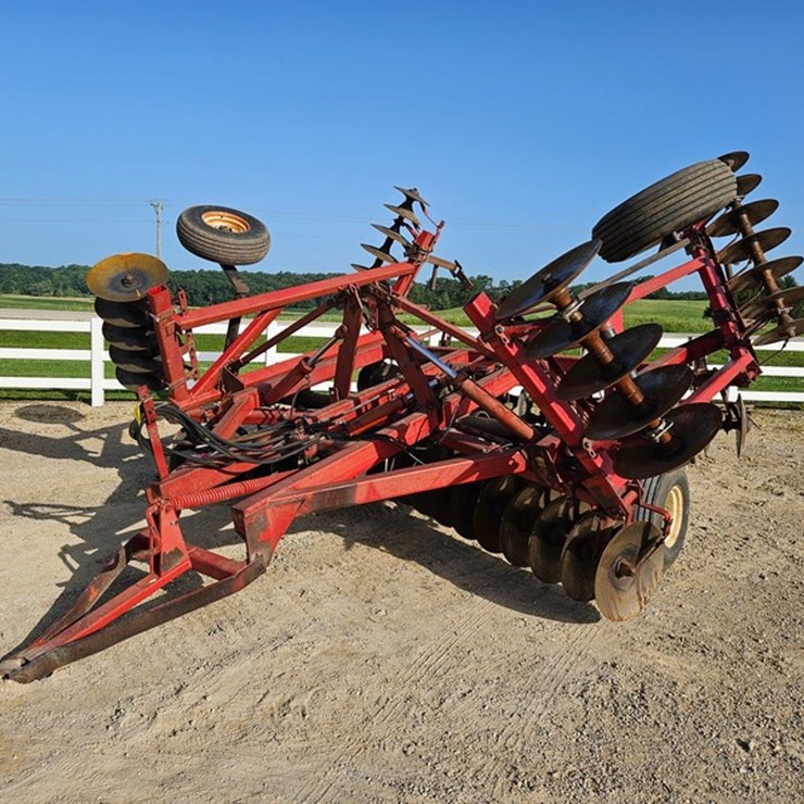 INTERNATIONAL 490