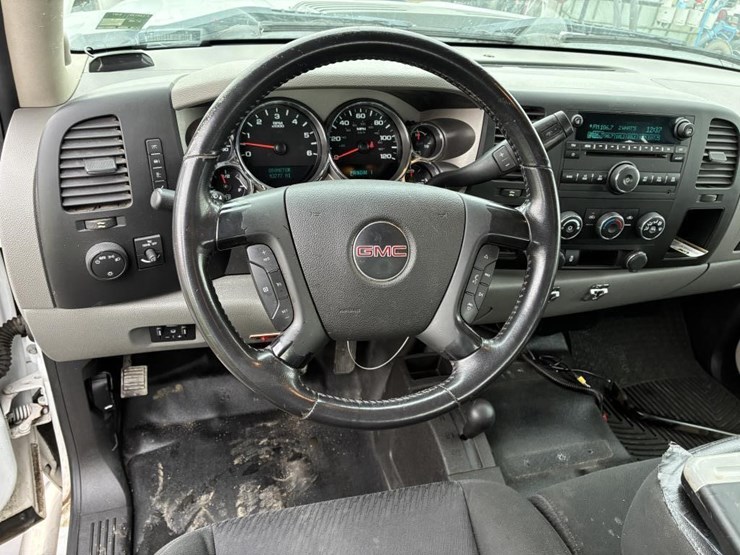2012-gmc-sierra-2500-image-18
