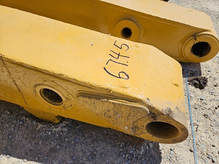 caterpillar-14-image-10