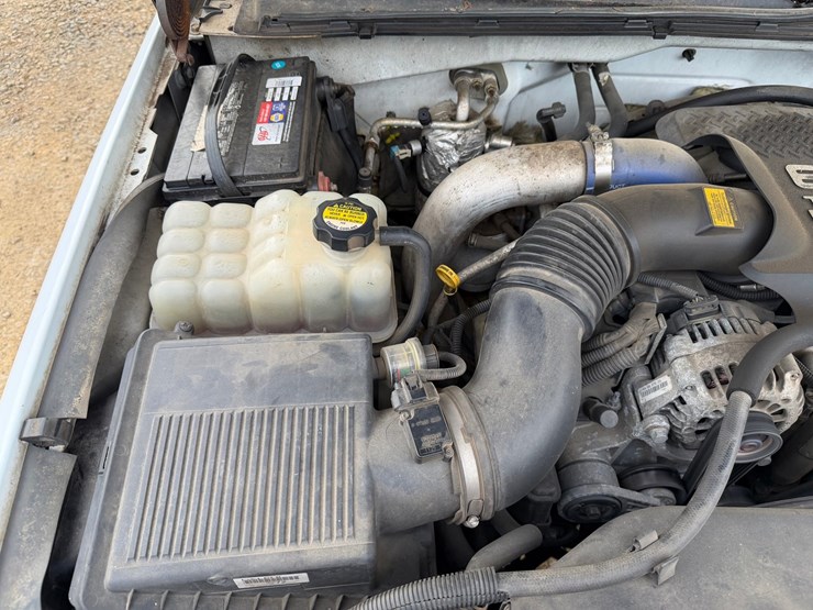 2001-chevrolet-3500-image-71