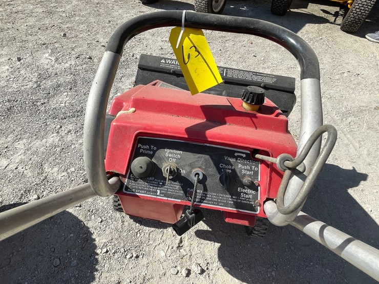 #2124-•-toro-s-200-snow-thrower-image-5