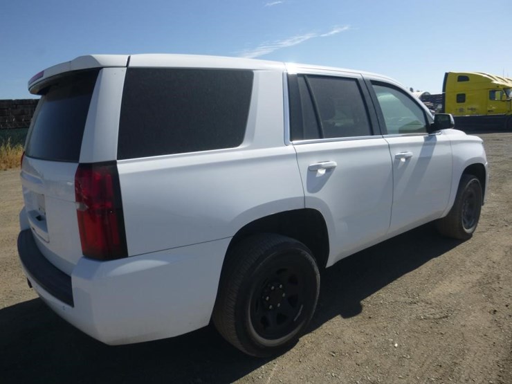2019-chevrolet-tahoe-image-3