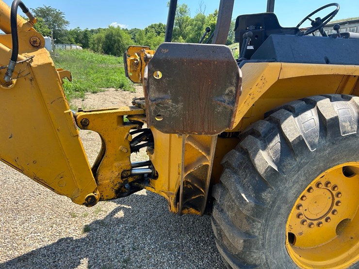 john-deere-610b-backhoe-image-19