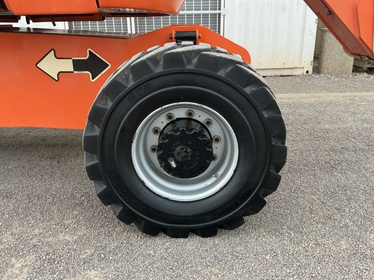 2009-jlg-800a-image-8
