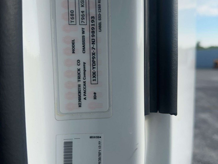 2022-kenworth-t680-image-34