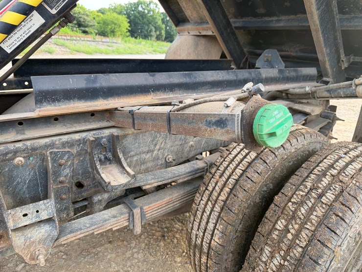 2001-chevrolet-3500-image-31