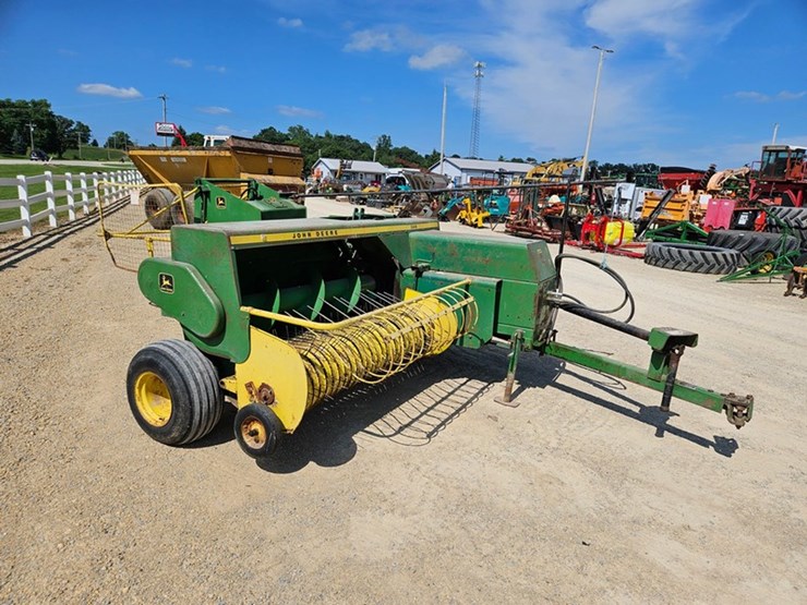 john-deere-346-image-8