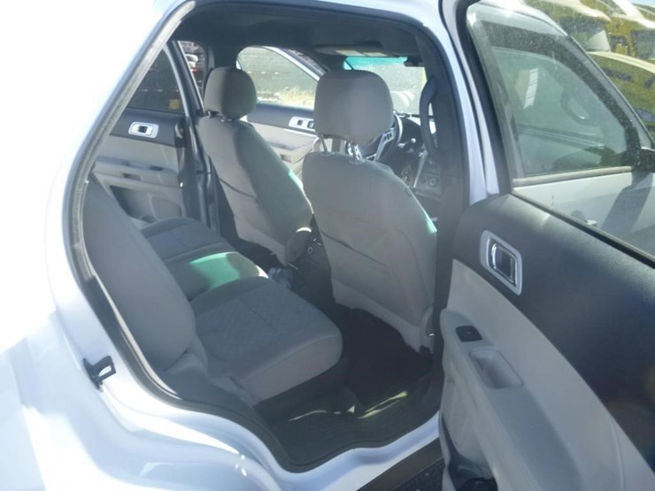 2014-ford-explorer-image-8