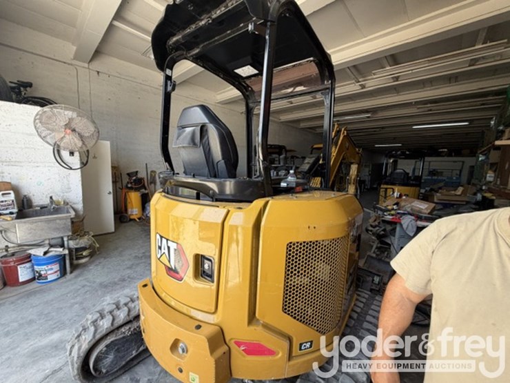 2023-caterpillar-302.7cr-image-7