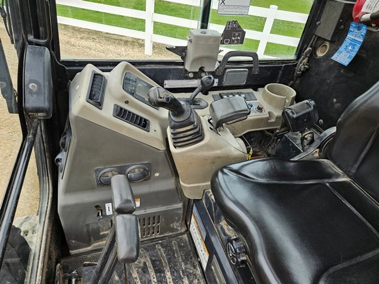 yanmar-vio35-image-37