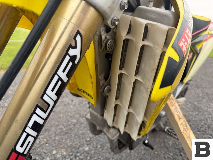 2012-suzuki-rmz450-competition-dirt-bike-image-10
