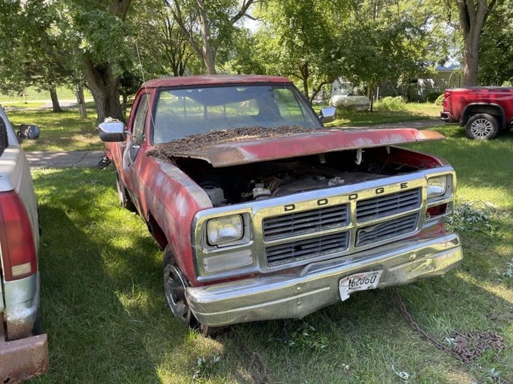 1993-dodge-ram-truck-image-3