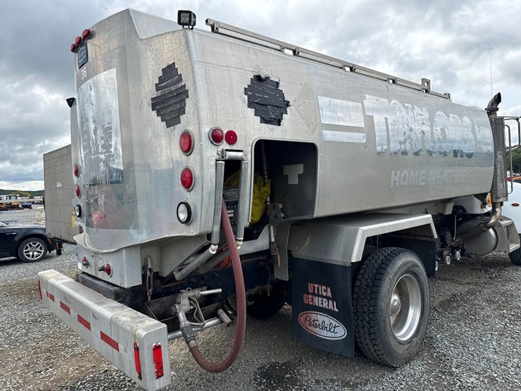 2007-peterbilt-335-image-60