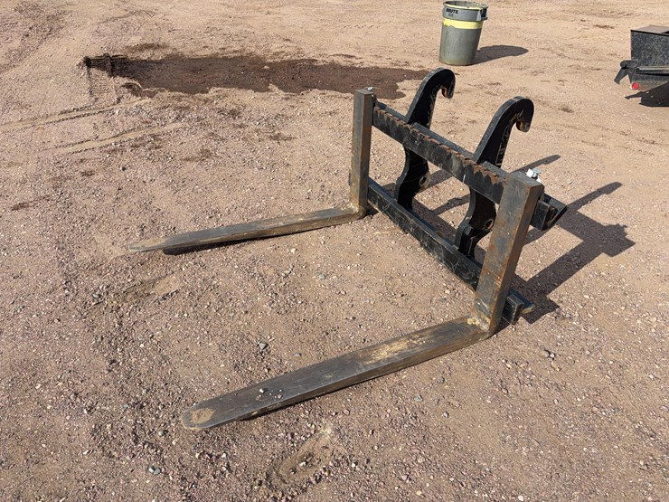 caterpillar-forks-image-1