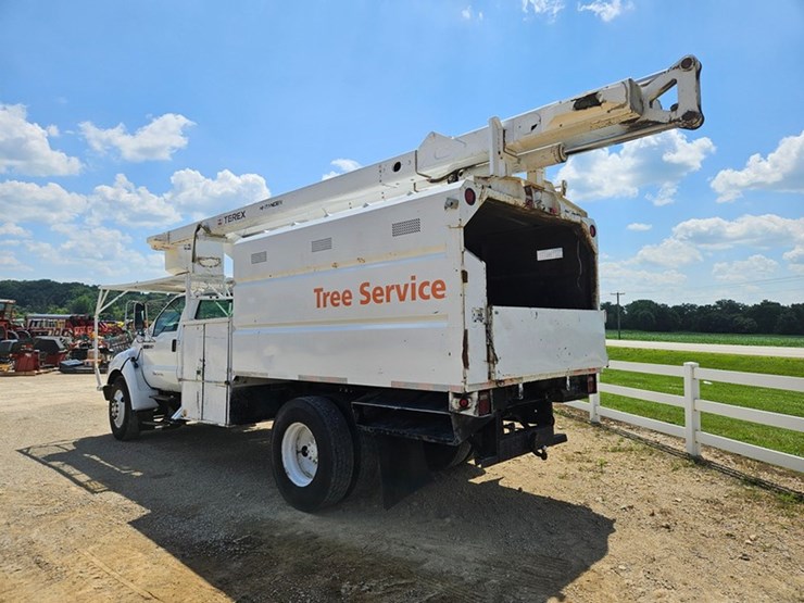 ford-f750-image-3