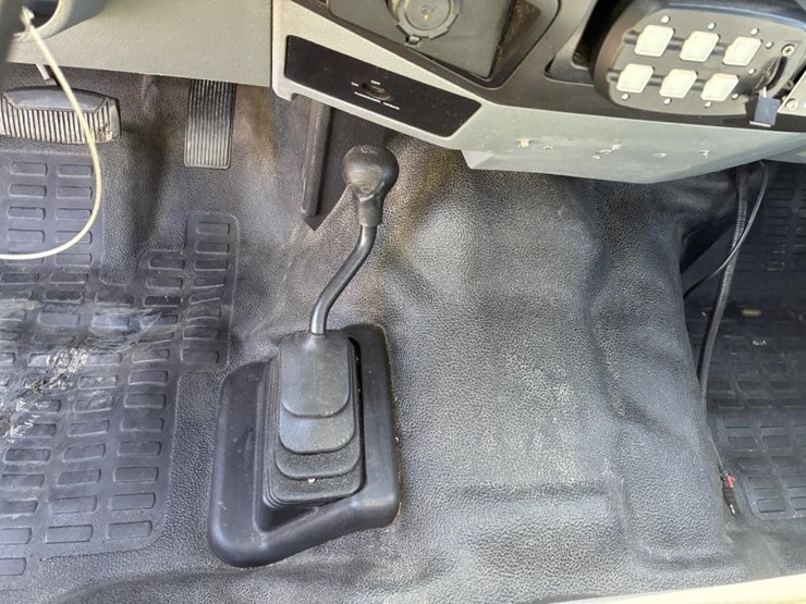 2011-ford-f250-xl-image-20