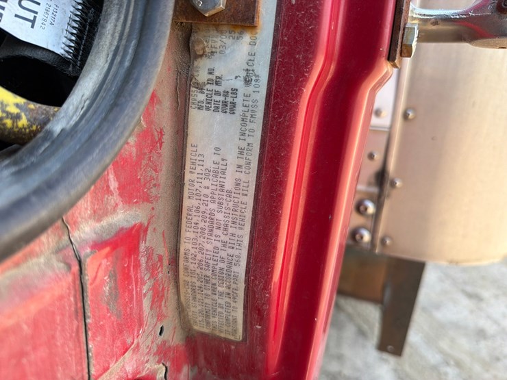 2000-freightliner-fl80-image-49