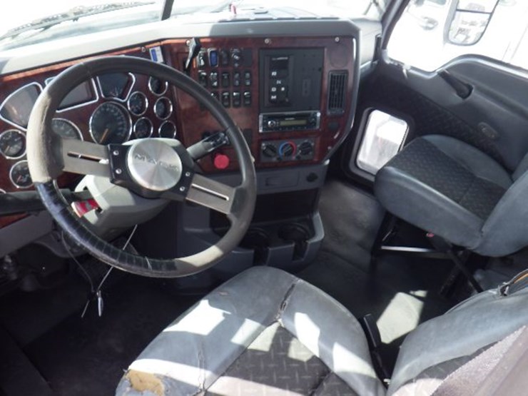 2013-mack-pinnacle-cxu613-image-14