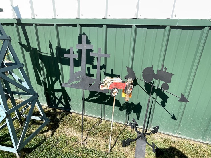 #2150-•-(3)-metal-yard-decorations-image-1
