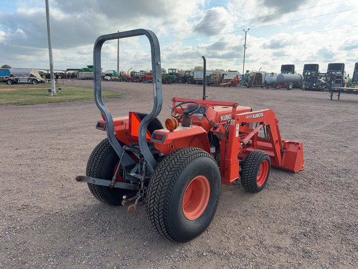 kubota-l2350-image-4