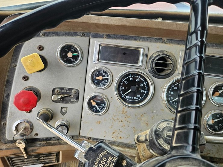 1995-ford-l8000-image-42