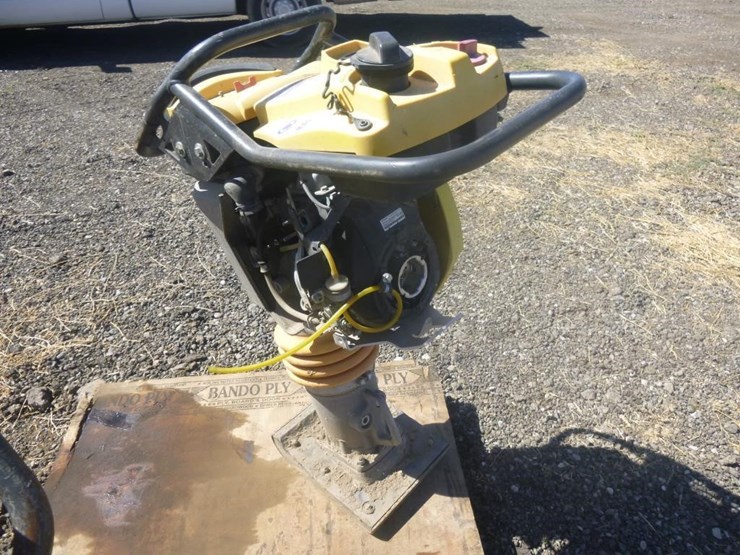 2019-bomag-bt65-image-6