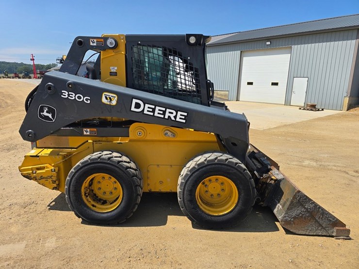 deere-330g-image-6