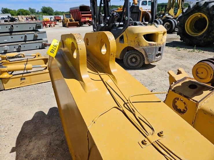 caterpillar-15-image-21