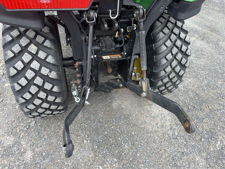 2025-john-deere-2025r-image-22