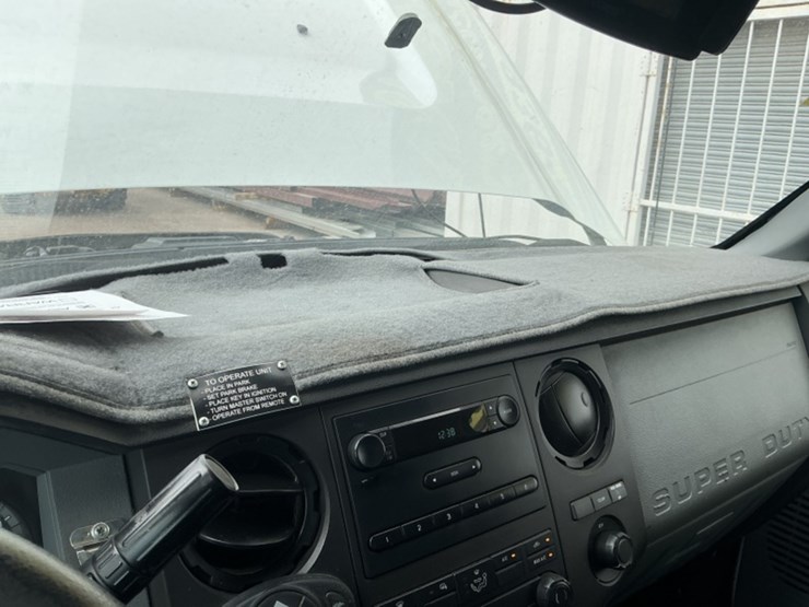 2015-ford-f550-image-22