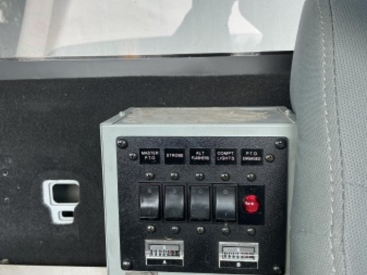 2012-ford-f550-image-25