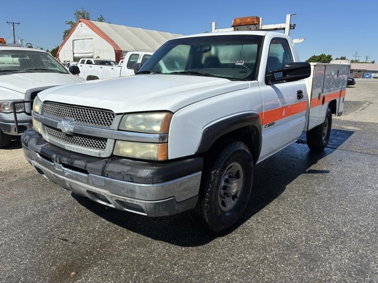 2003-chevrolet-silverado-2500-image-1