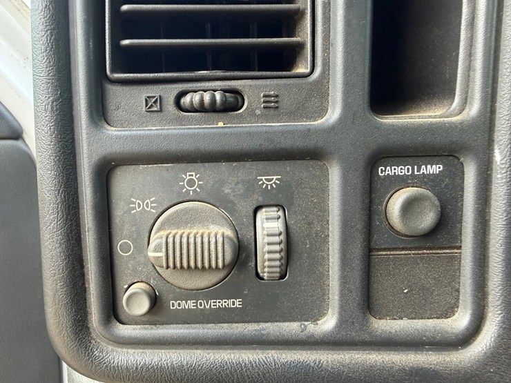 2001-chevrolet-3500-image-51