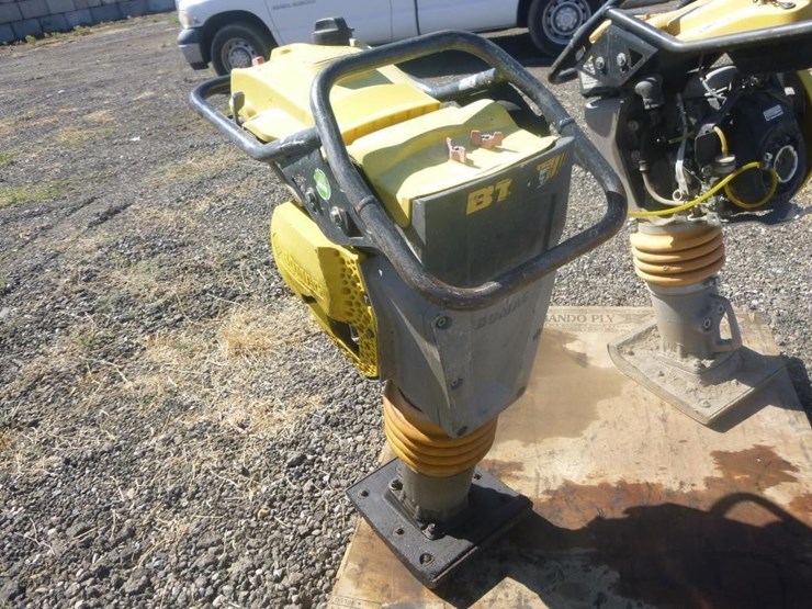 2015-bomag-bt65-image-3