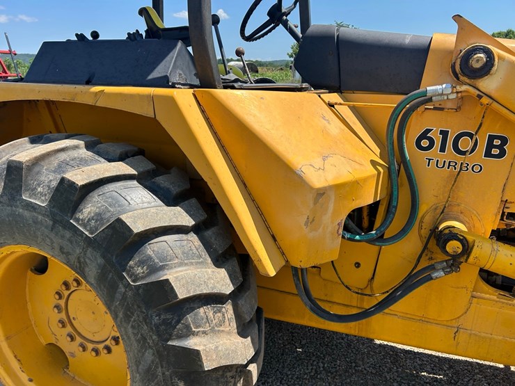 john-deere-610b-backhoe-image-15