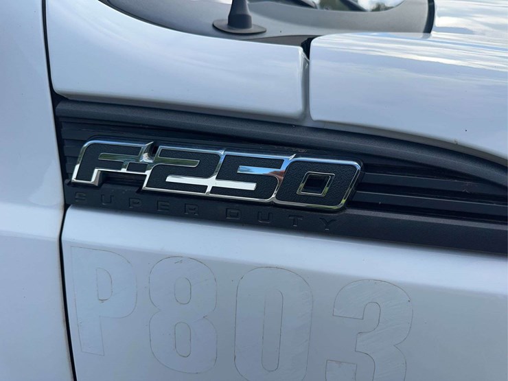2016-ford-f250-xl-image-14