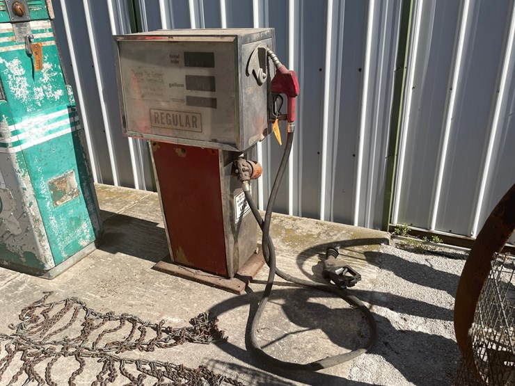 #2120-•-vintage-gas-pump-image-1