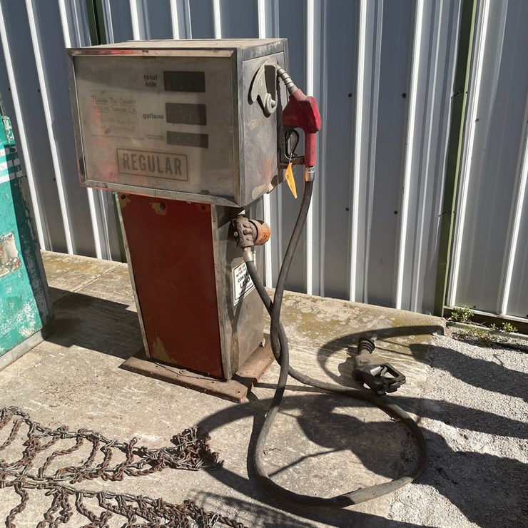 #2120 • Vintage Gas Pump