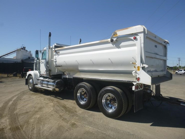 2020-western-star-4900sf-image-5