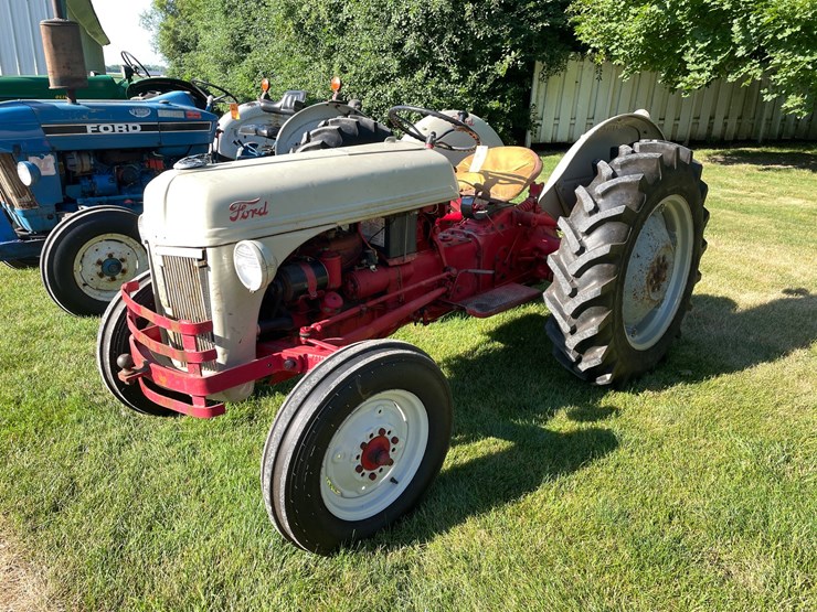 1952-ford-8n-image-1