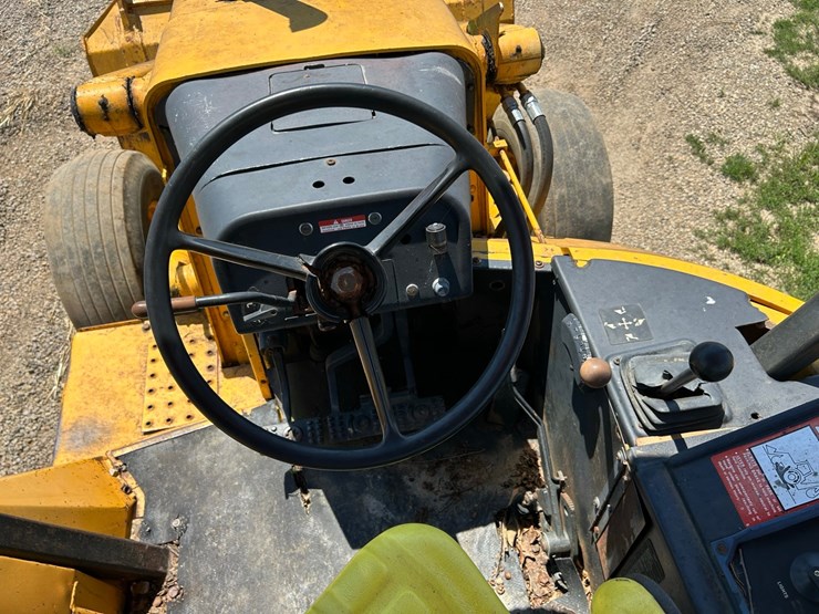 john-deere-610b-backhoe-image-44