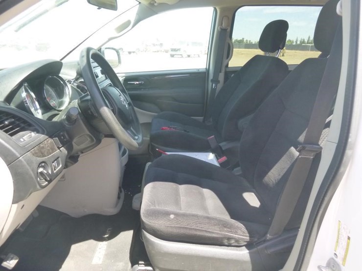 2014-dodge-grand-caravan-image-9