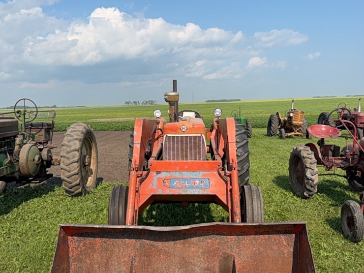 d-17-allis-chalmers-with-loader,-7,654-hrs-image-21
