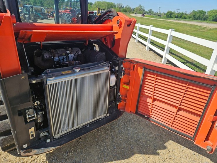 2019-kubota-svl65-2-image-19