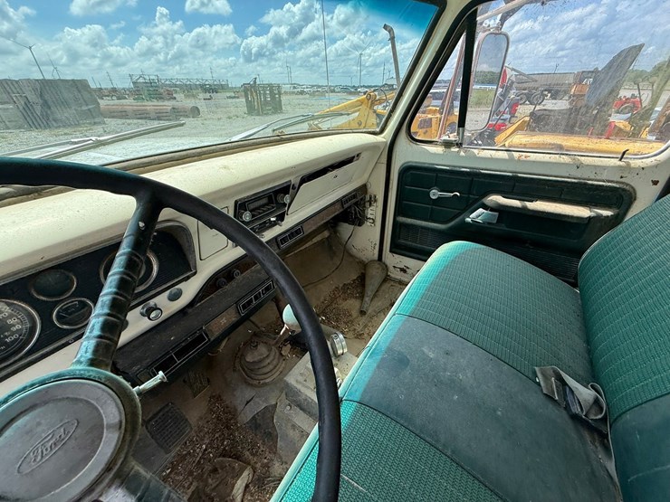 ford-f600-image-32