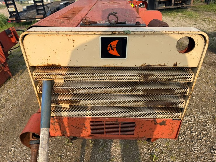 ditch-witch-350sx-image-9