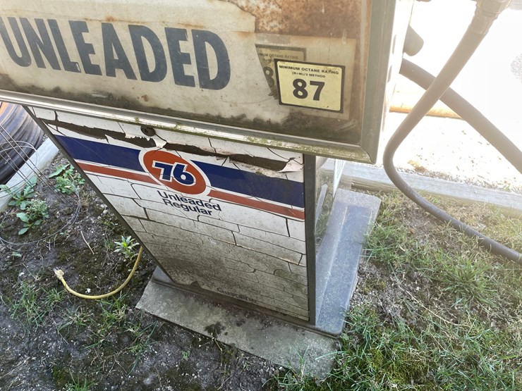 #2119-•-bennett-gas-pump-image-6