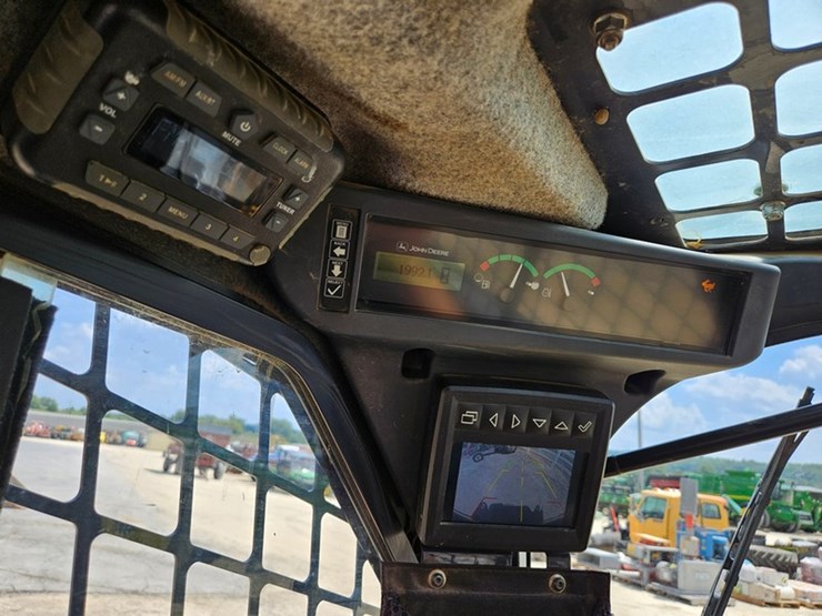 deere-325g-image-33