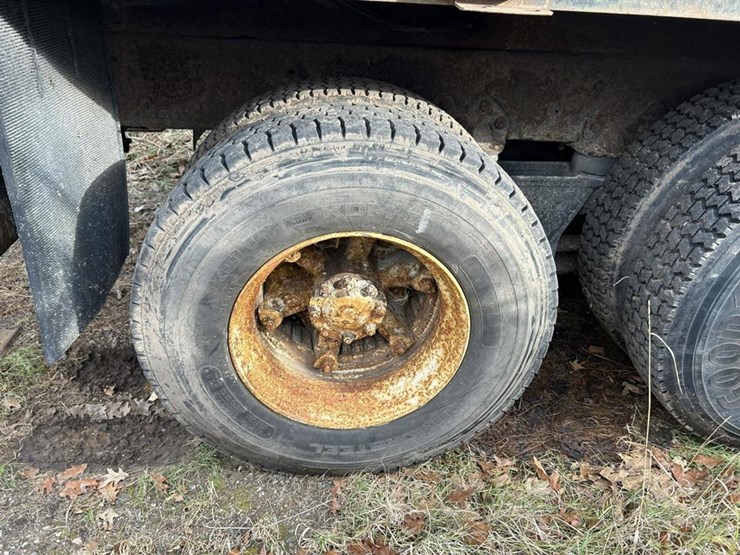 1989-ford-l9000-image-96