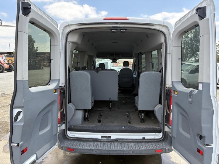 2017-ford-transit-image-14